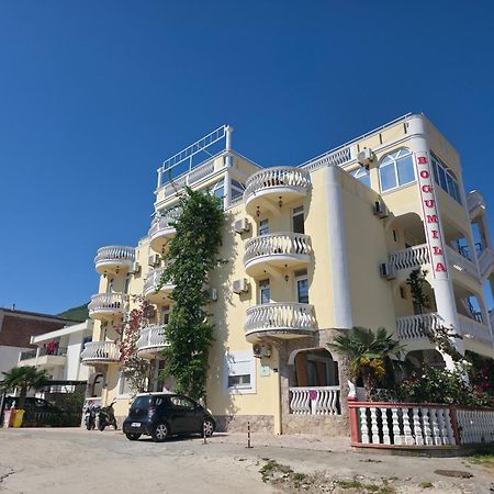 Bogumila Hotel Bar Exterior photo